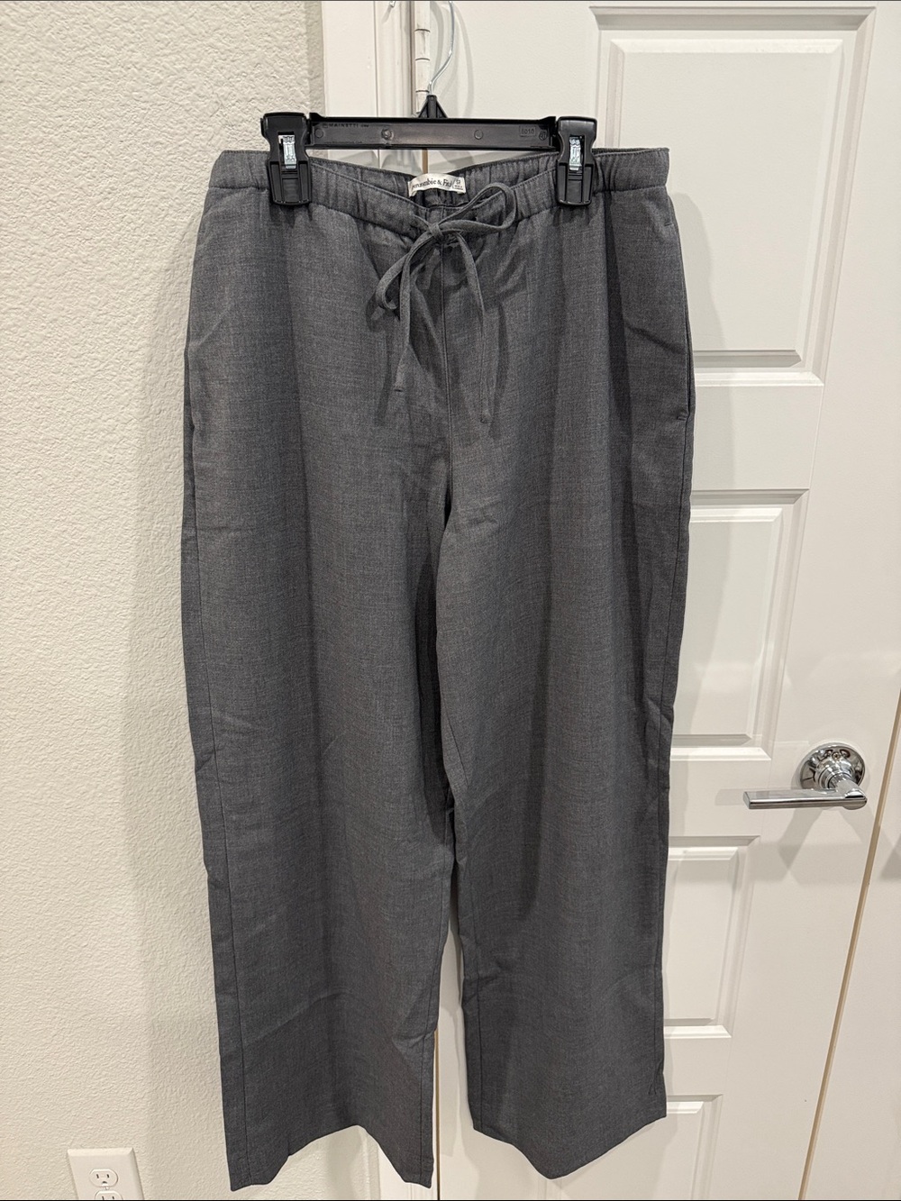 Women’s Abercrombie and Fitch Gray Drawstring Trousers